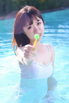 厨房玩朋友娇妻